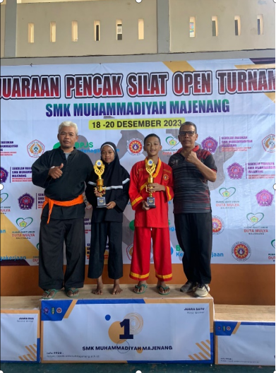 Salah satu Pelajar Pondok Moderen Muhammadiyah Sabilurrosyad Berhasil Meraih Predikat Sebagai Pesilat Terbaik pada Kejuaraan Pencak Silat Open Turnamen di SMK Muhammadiyah Majenang